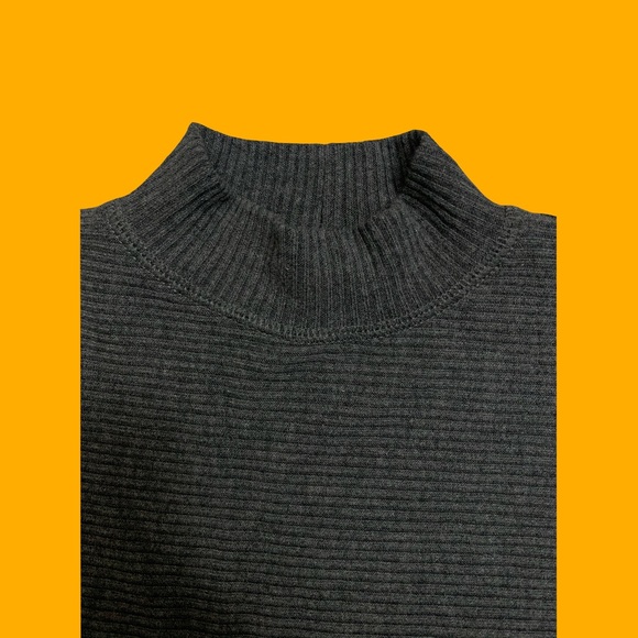 Design Lab Women’s Mock Neck Crop Top - Picture 3 of 7